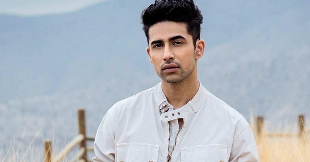 Suraj Sharma has been cast in How I Met Your Father