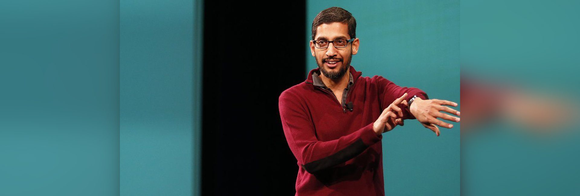 الرئيس التنفيذي لشركة Google من أصل هندي ، سوندار بيتشاي ، يستقبل بادما بوشان
