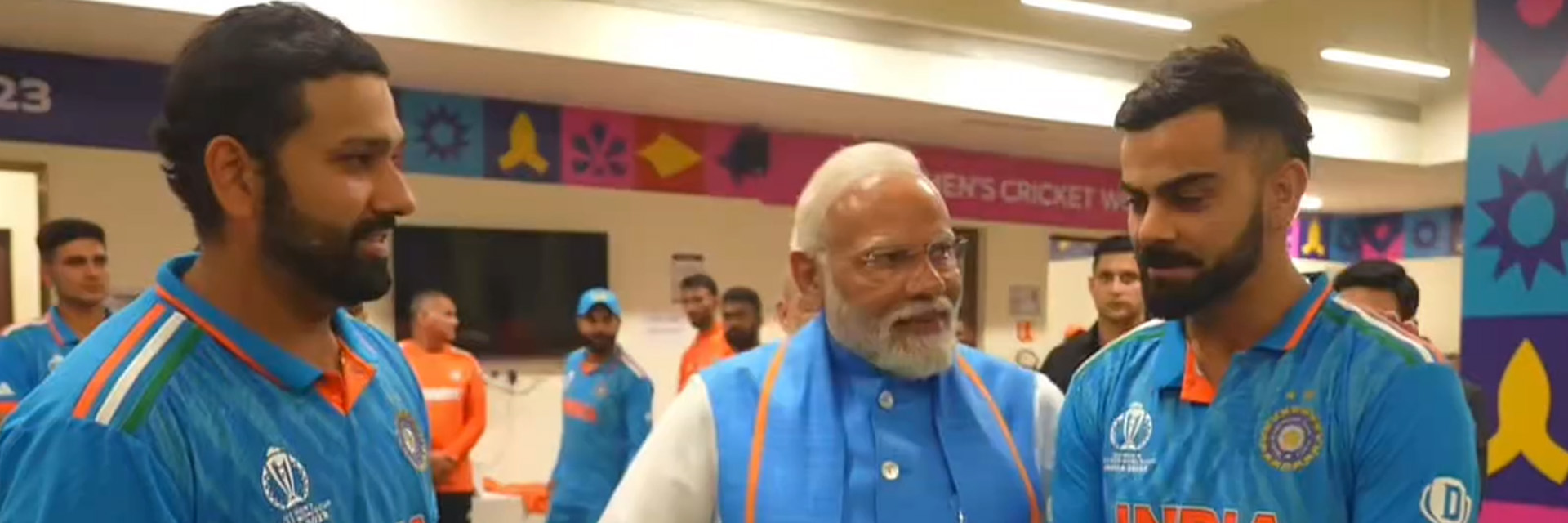 PM Modi meets the Men in Blue