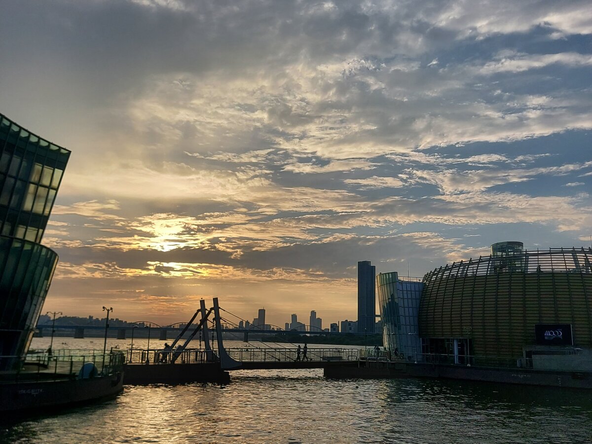 Han River in Seoul 