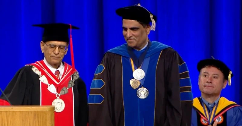 Dr Venu Govindaraju received UB Presidents medal