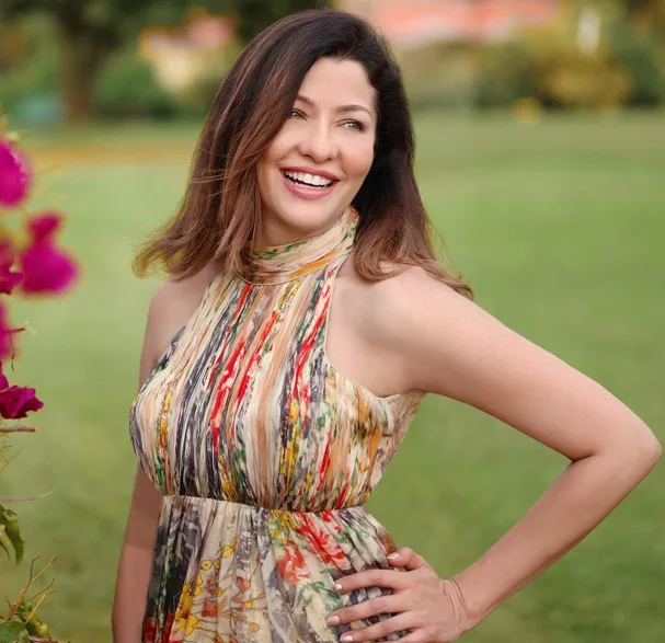 Aditi Govitrikar_Indian Actor and Model_Card