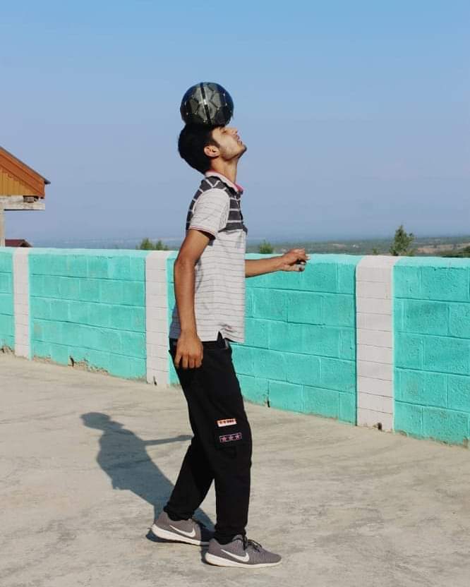 Shah Huzaib, trick shot footballer