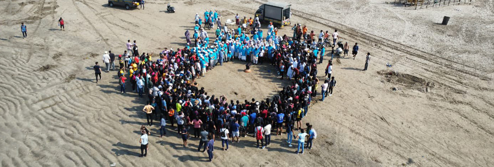 United Nation's champion environmentalist, Afroz Shah and his team conducted an extensive clean-up drive in various beaches of Mumbai, including Versova and Dana Pani, and even Borivli forest. Many people are lauding his efforts on the social media.